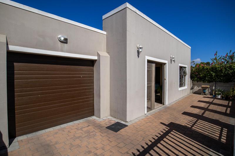 4 Bedroom Property for Sale in Athlone Western Cape